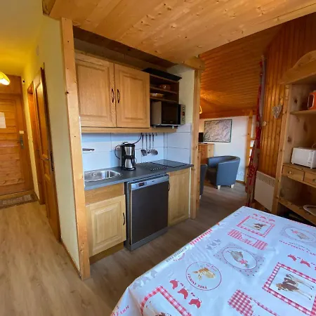 Apartment Avec Balcon, Proche De Petit-chatel, Avec Wifi *